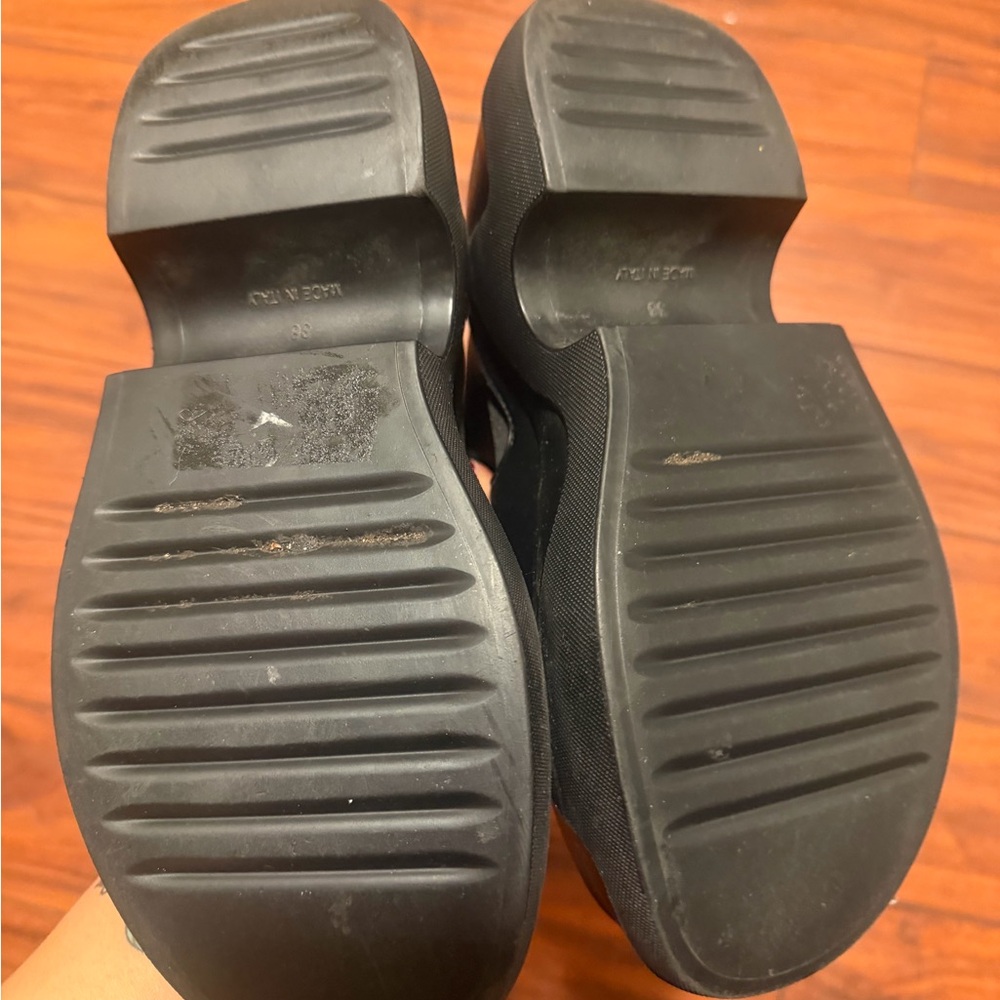XOCOK Black Platform Chelsea Bootie - Picture 9 of 11